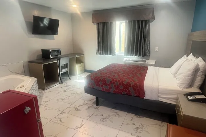 Room 5 of 36