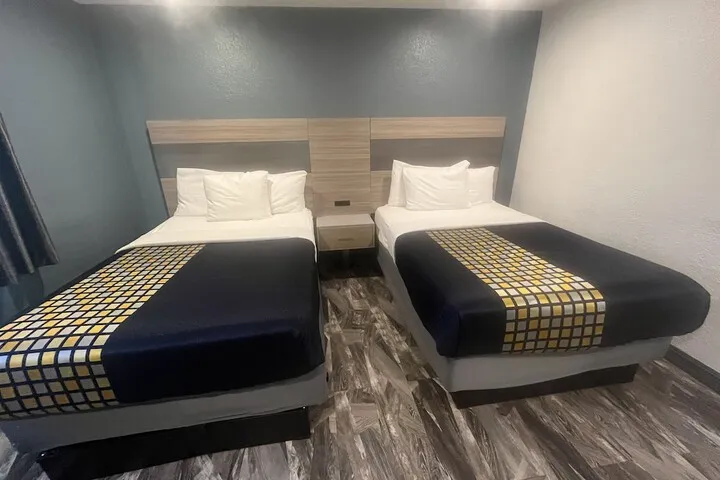 Room 2 of 36