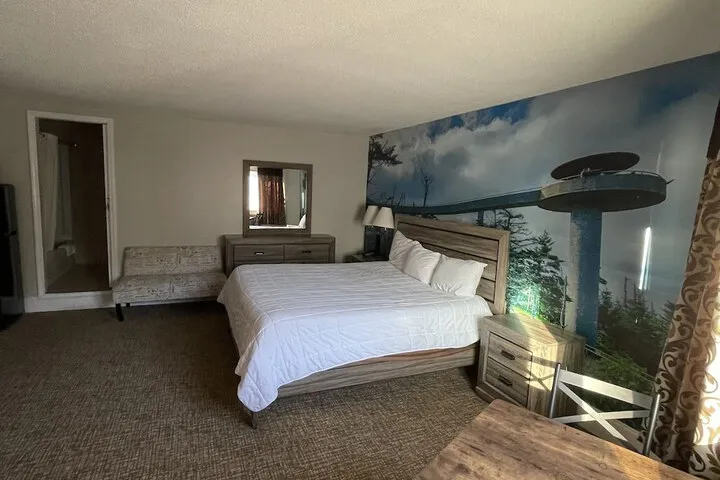 Room 2 of 79