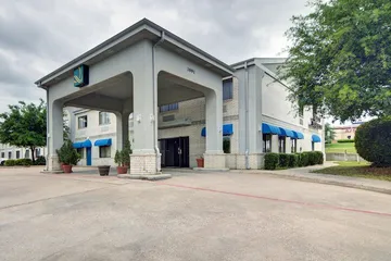 Quality Inn & Suites Grand Prairie South