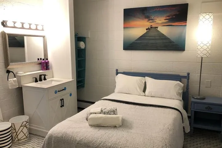 Room 5 of 32