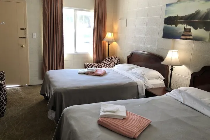 Room 3 of 32