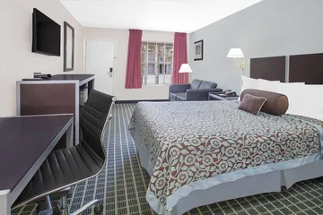 Days Inn by Wyndham Market Center Dallas Love Field