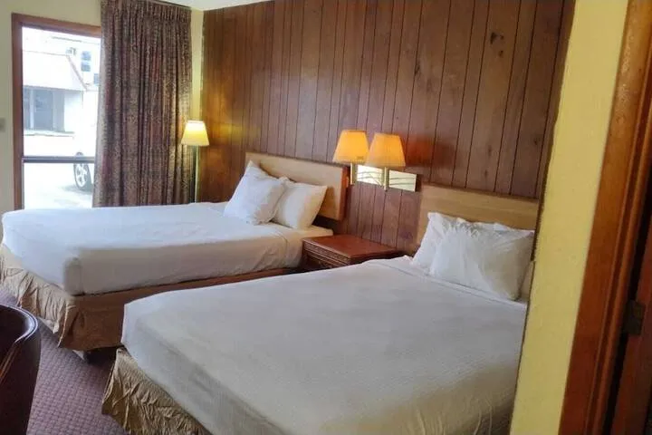 Room 3 of 7