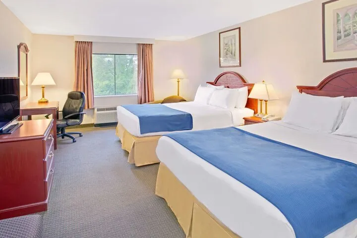 Room 5 of 27