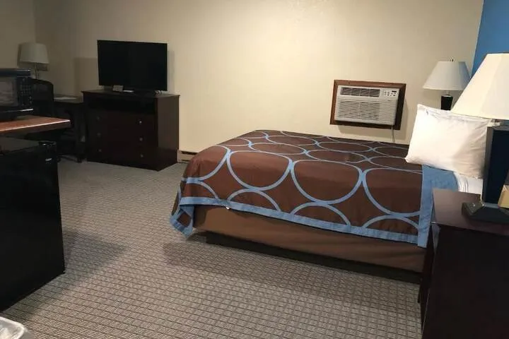 Room 3 of 10