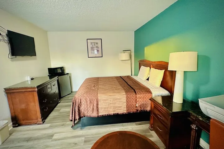 Room 2 of 9