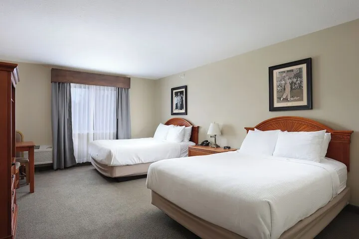 Room 5 of 32