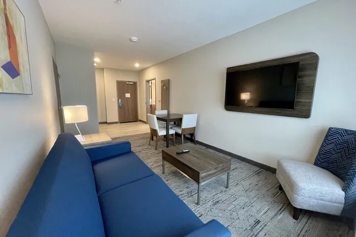 Room 2 of 50