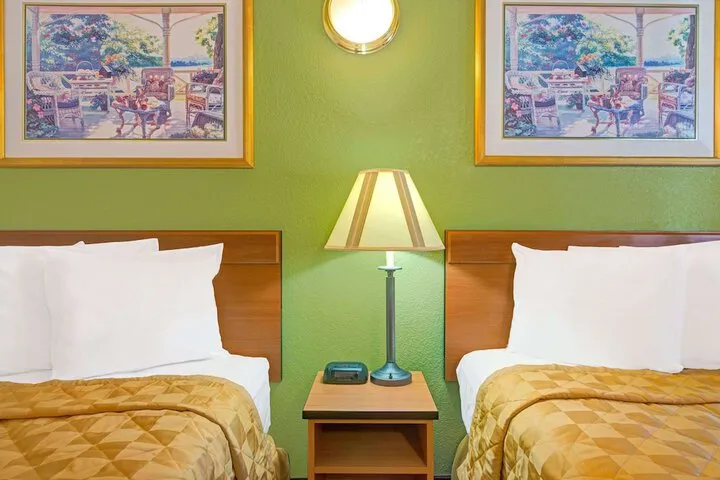 Room 3 of 18