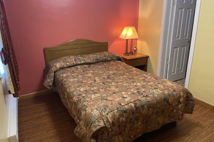 Room 5 of 13