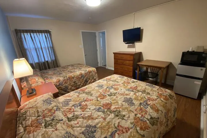 Room 4 of 13