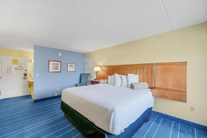 Room 5 of 13