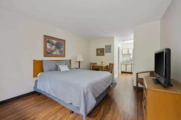Room 4 of 23