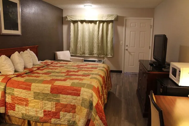 Room 5 of 22