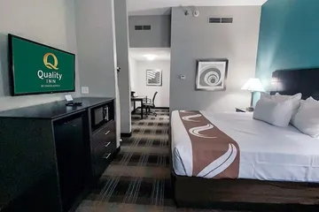 Quality Inn Roseville-Detroit North