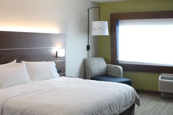 Room 5 of 56