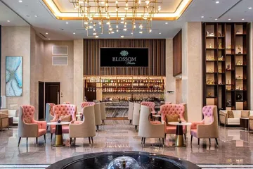 Blossom Hotel Houston Curio Collection by Hilton
