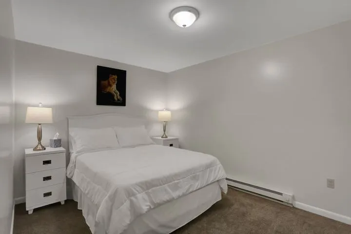 Room 4 of 73