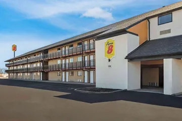 Super 8 by Wyndham Vandalia / Dayton International Airport