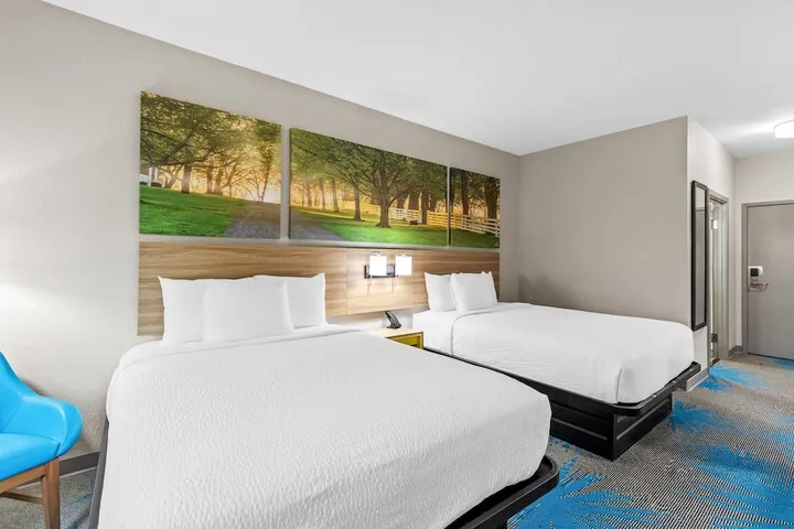 Room 5 of 32