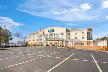 Days Inn & Suites by Wyndham Union City