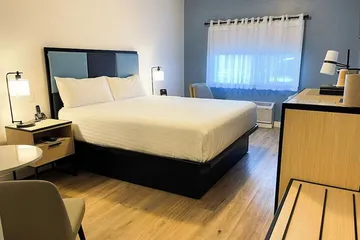 SKKY Hotel