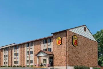 Super 8 by Wyndham St. Charles