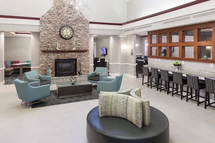 Lobby lounge