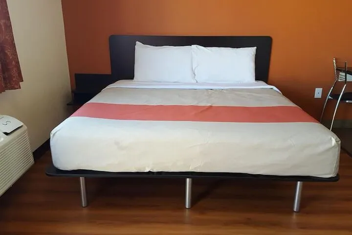 Room 3 of 17