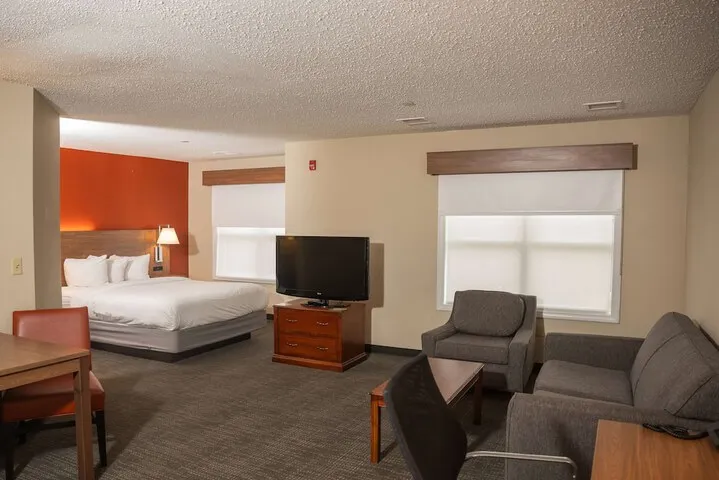 Room 4 of 35