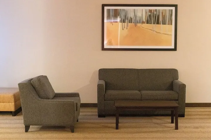 Room 2 of 35