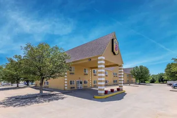 Super 8 by Wyndham De Soto