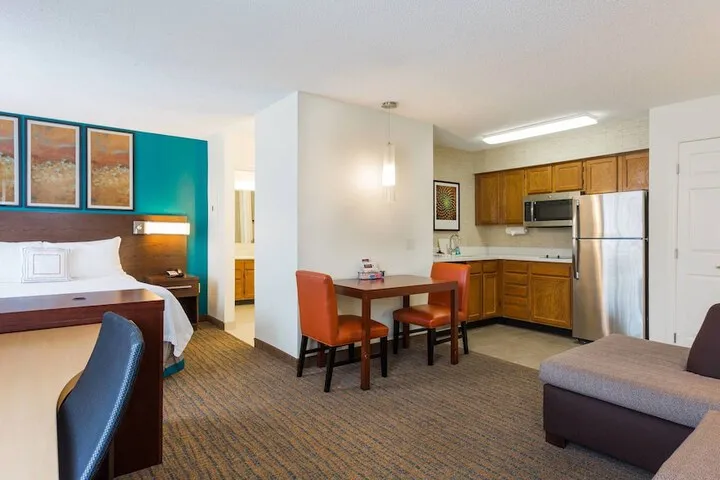 Room 5 of 28