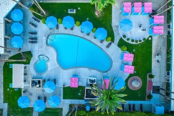 Inndulge -- a Modern Gay Mens Resort