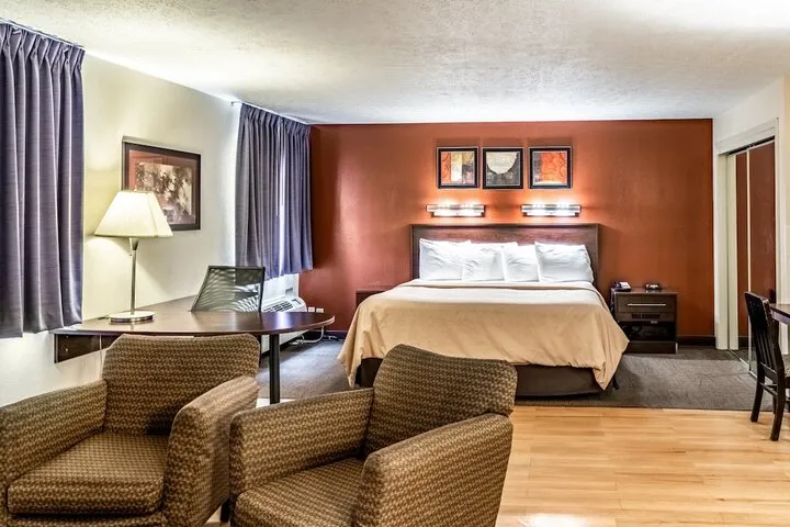 Room 5 of 25