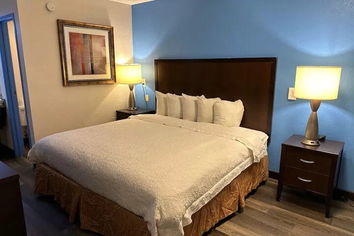 Room 4 of 19