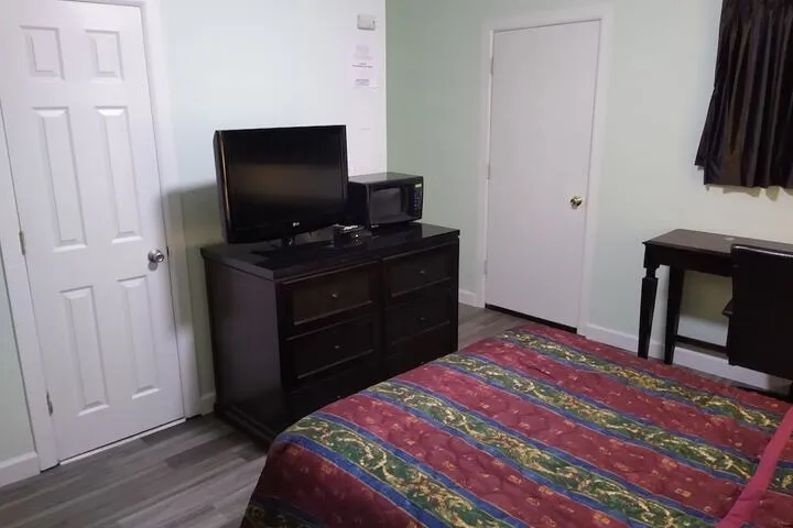 Room 5 of 15