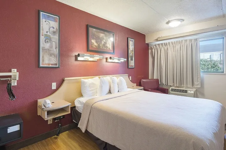 Room 5 of 28