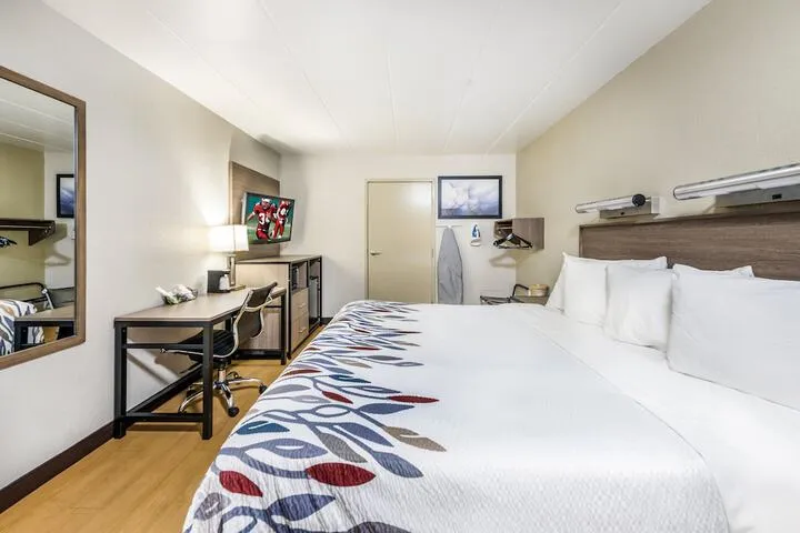 Room 3 of 28