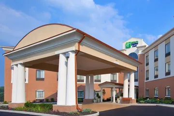 Holiday Inn Express & Suites Akron Regional Airport Area by IHG