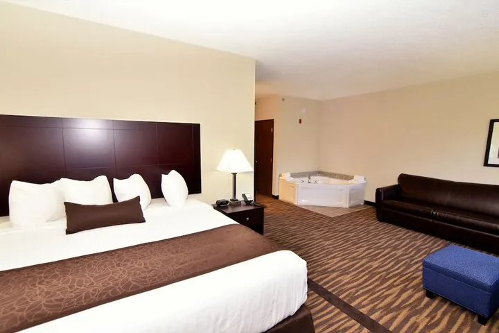 Room 5 of 17