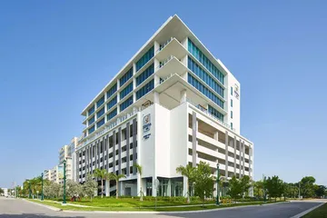 SERENA Hotel Aventura Miami Tapestry Collection by Hilton