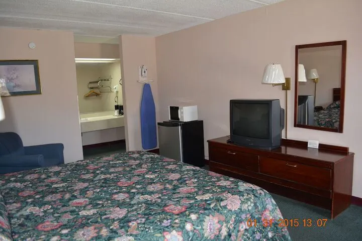 Room 3 of 38