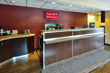 Red Roof Inn Louisville East - Hurstbourne