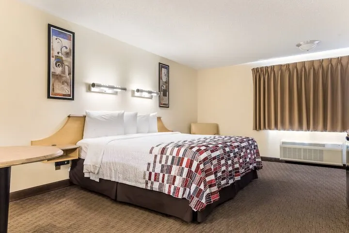 Room 4 of 24