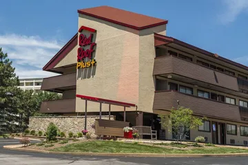 Red Roof Inn PLUS+ St. Louis - Forest Park / Hampton Ave