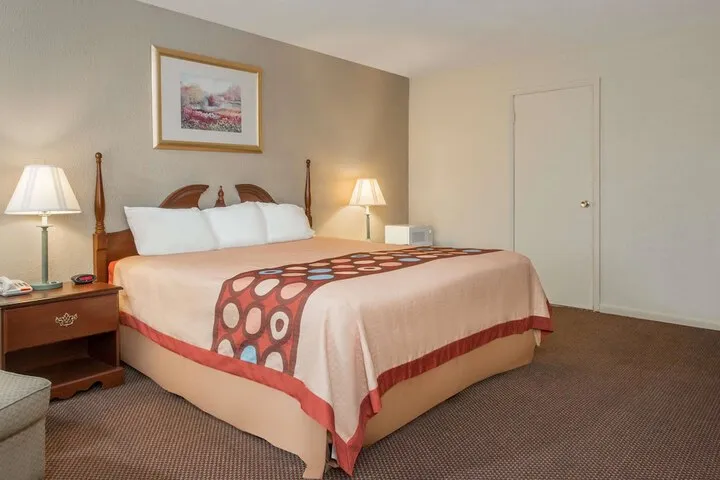 Room 3 of 15