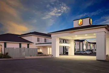 Super 8 by Wyndham Battle Mountain