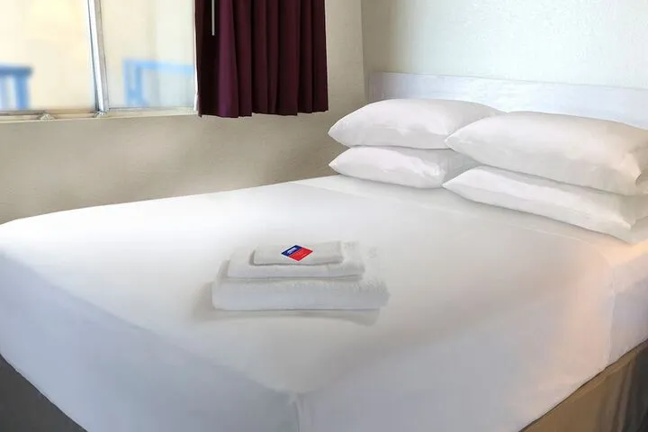 Room 4 of 31